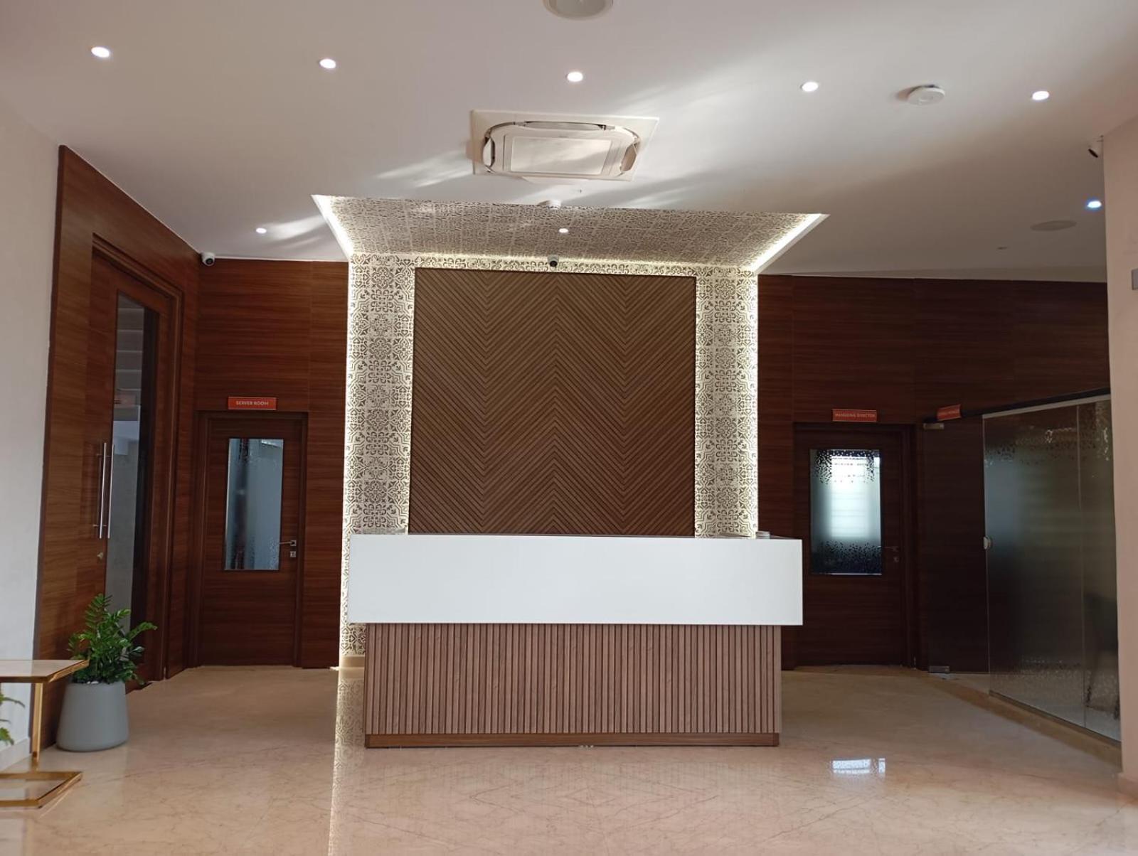 Highland Hotel Bangalore Exterior photo