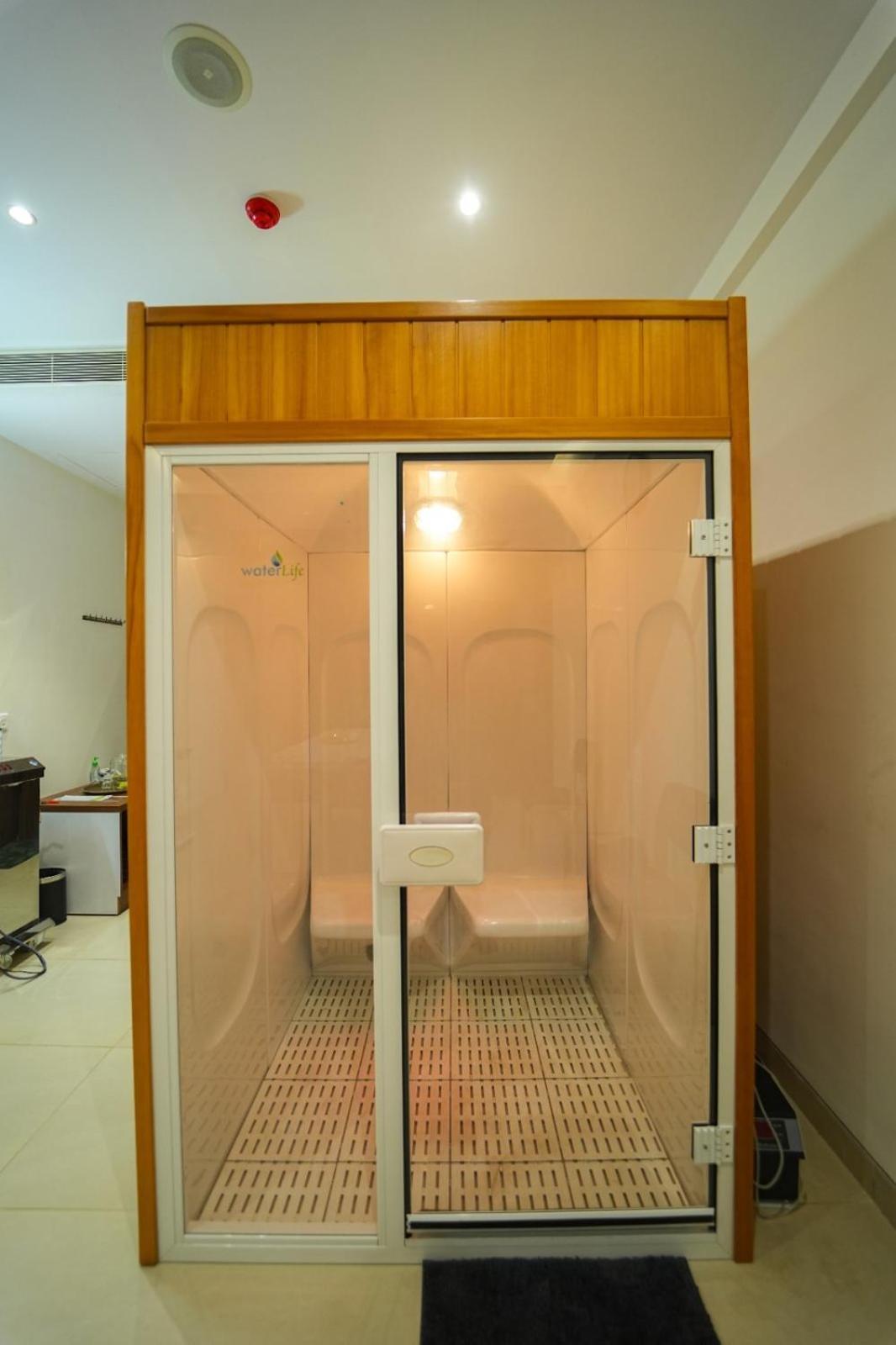 Highland Hotel Bangalore Exterior photo